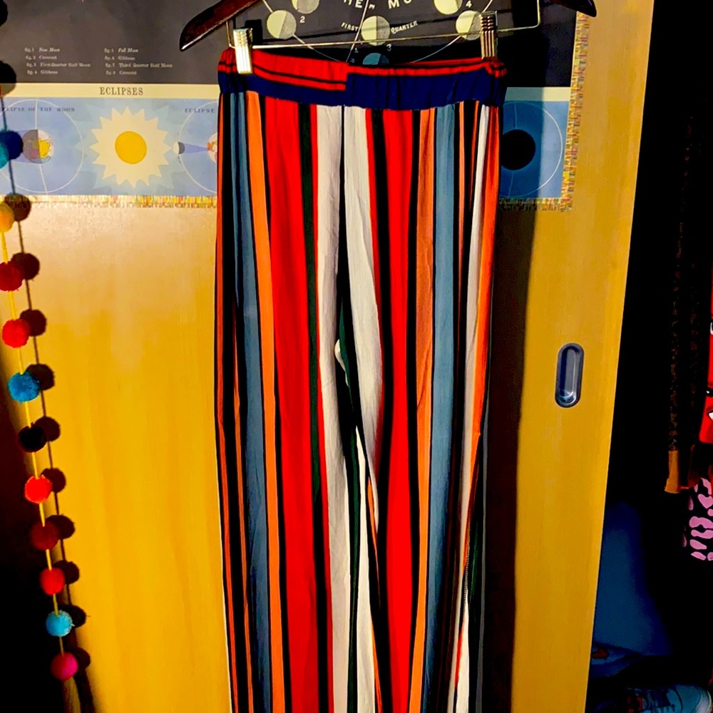 Loose flowy vacation style pants, great for beach!